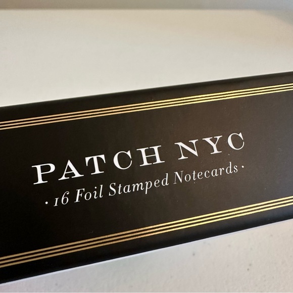 Patch NYC Foil Stamped Notecards Box of 16 - Picture 6 of 6